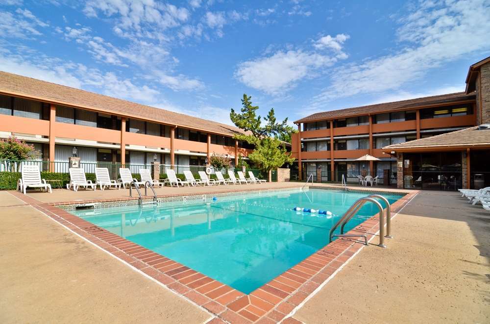 Hotel Western Saddleback And Conference Center 3*